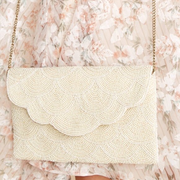 Scallop Cut Beaded Clutch / Crossbody Bag in Ivory with Gold Chain NEW NWT - Picture 3 of 14